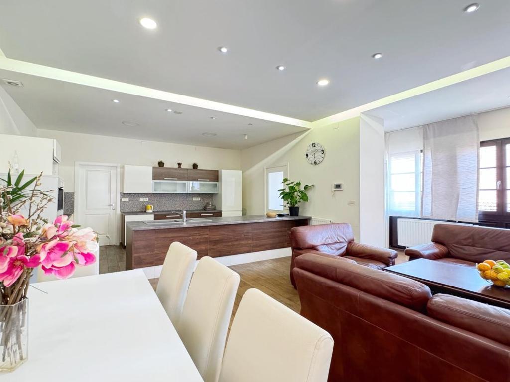Plaza Apartments Загреб Экстерьер фото